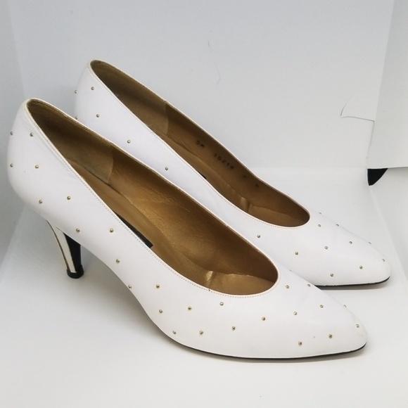 Stuart Weitzman vintage white gold studded shoe 9